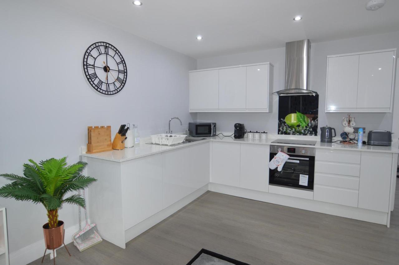 Morden Central Self Contained Flat By Cozynest 독서 외부 사진