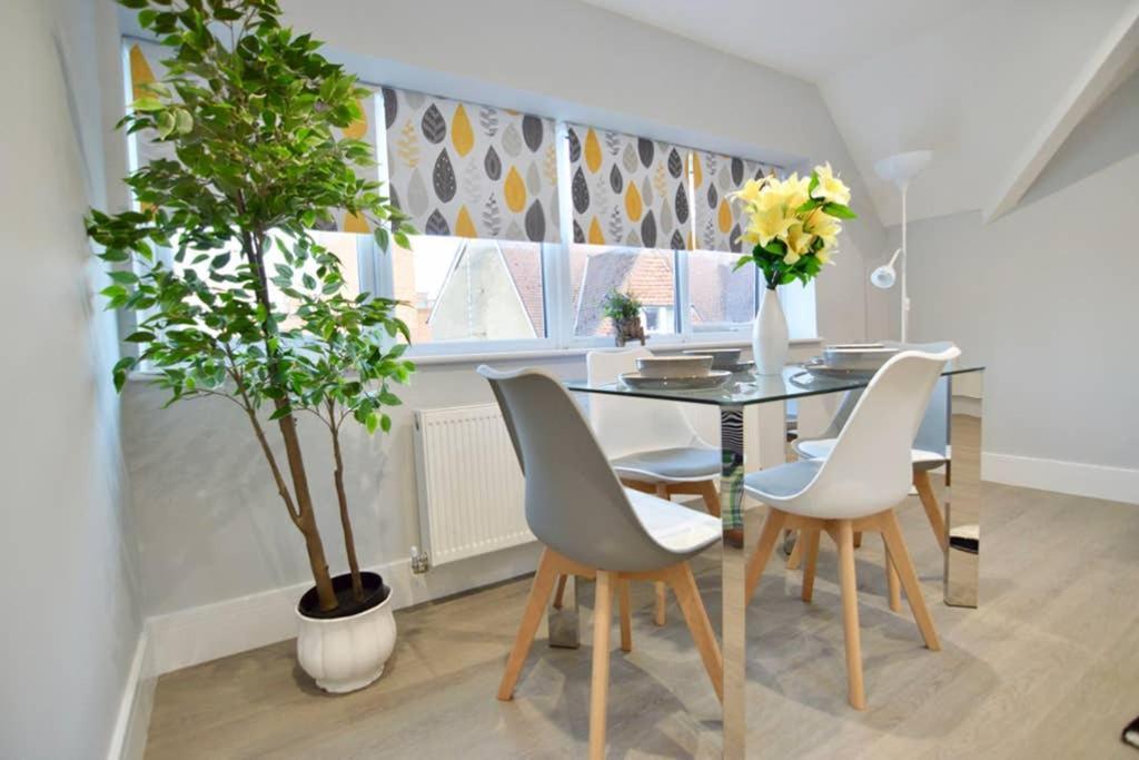 Morden Central Self Contained Flat By Cozynest 독서 외부 사진