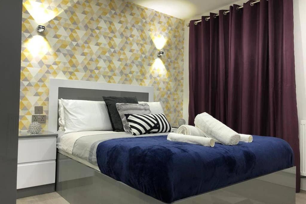 Morden Central Self Contained Flat By Cozynest 독서 외부 사진