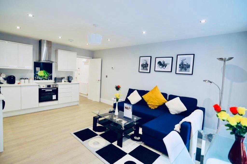 Morden Central Self Contained Flat By Cozynest 독서 외부 사진